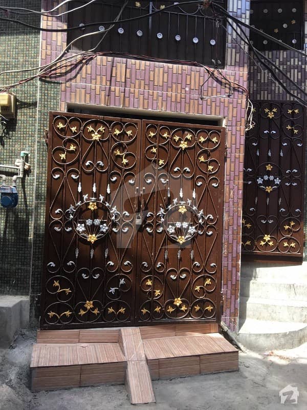 پکی ٹھٹھی لاہور میں 5 کمروں کا 4 مرلہ مکان 62 لاکھ میں برائے فروخت۔