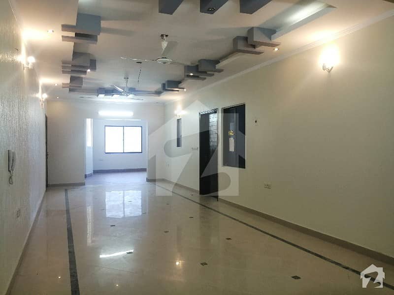 Well Maintain Flat Is Up For Rent On  Main Shaheed Millat Road