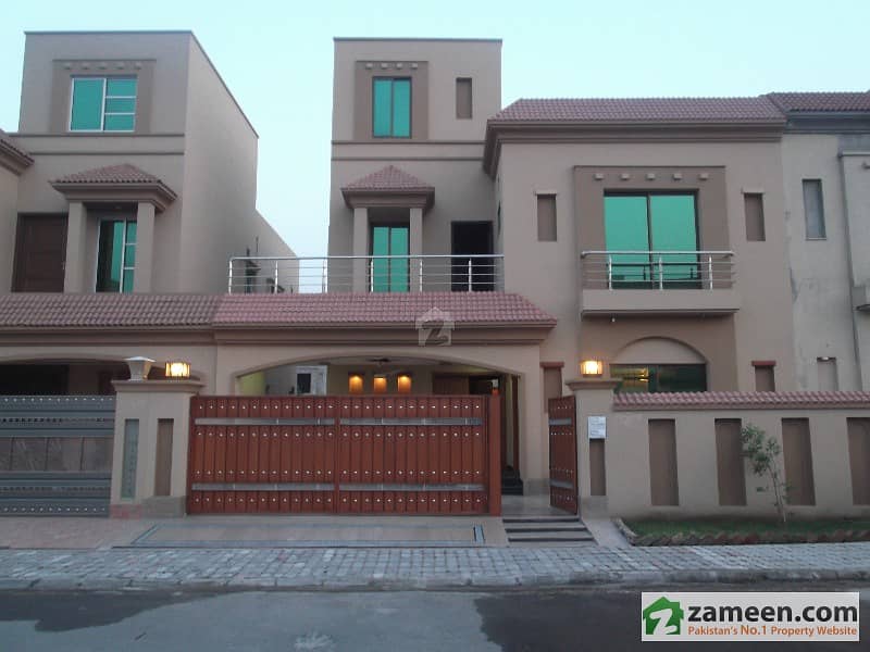 Very Impressive Location 10 Marla Brand New House For Rent In Bahria Town Lahore In Sector D