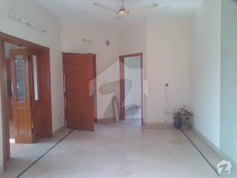 10 Marla Out Class Bungalow For Rent  Prime Location