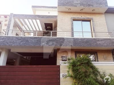 10 Marla Amazing House With Basement For Sale 10 Marla Amazing House With Basement For Sale