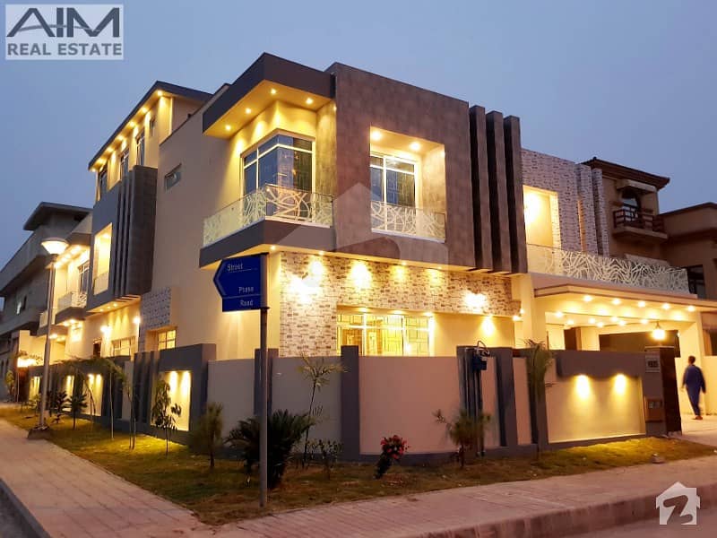 Luxury 1 Kanal Corner House Is For Sale On Boulevard