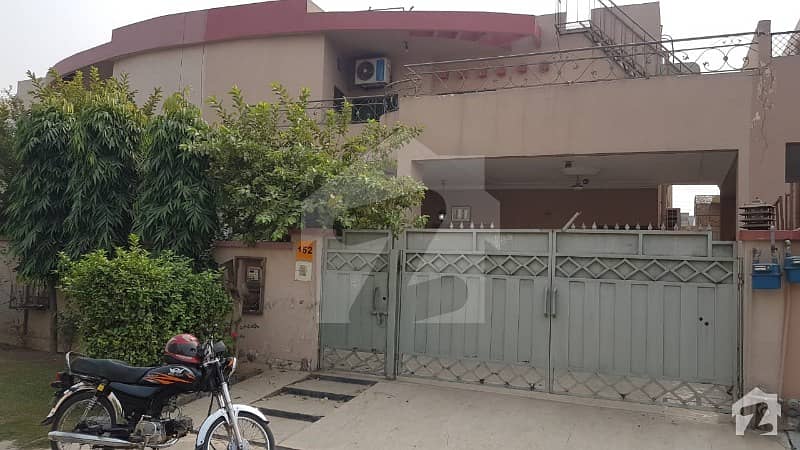 10 Marla Beautiful Bungalow For Sale In Askari 10 Near Air Port Lahore