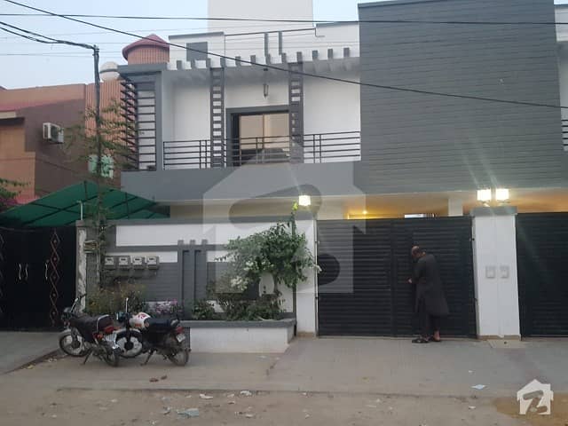 کلفٹن ۔ بلاک 1 کلفٹن کراچی میں 4 کمروں کا 10 مرلہ مکان 5.75 کروڑ میں برائے فروخت۔