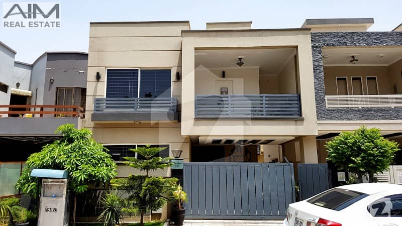 10 Marla 4 Bedrooms House For Sale