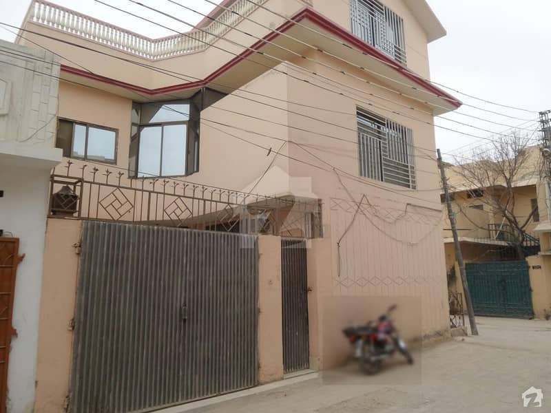 سمنگلی ہاؤسنگ سکیم کوئٹہ میں 6 کمروں کا 8 مرلہ مکان 2. 2 کروڑ میں برائے فروخت۔