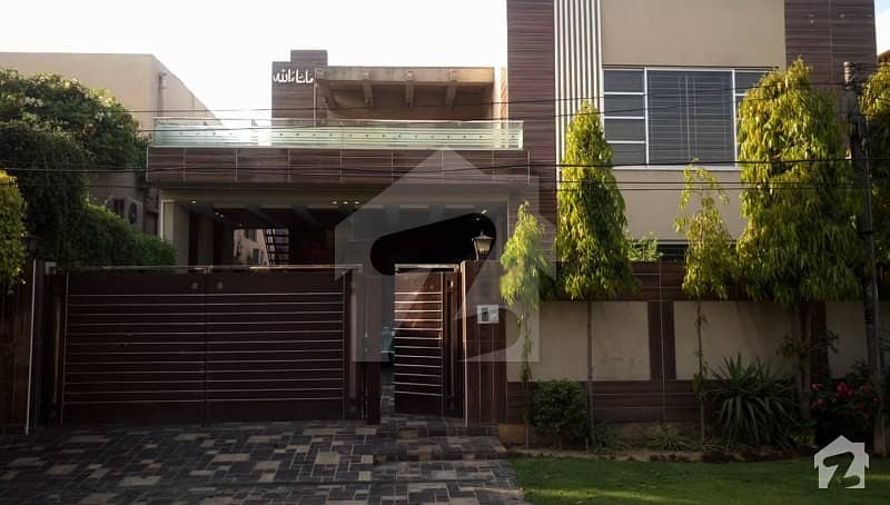 1 Kanal Bungalow For Sale  In W Block Of Dha Phase 3