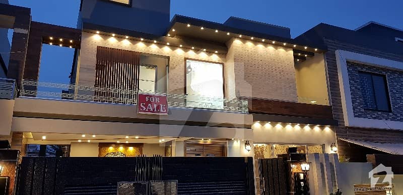 Designer Finished 11 Marla Luxurious Bungalow For Sale In Bahria Town Lahore
