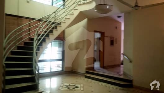 1 Kanal Old House With Basement For Sale In Phase 1 1 Kanal Old House With Basement For Sale In Phase 1
