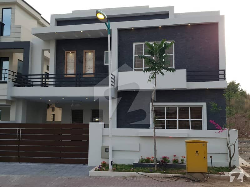 Beautiful Double Unit 3 Sides Open 12 Marla  5 Bedrooms House For Sale