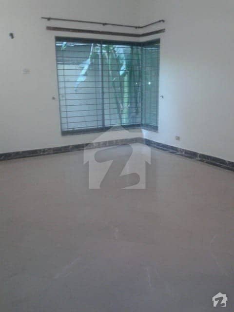 Kanal Solid Bungalow For Rent With Basement