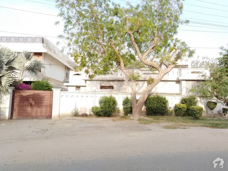 30 Marla Commercial Double Storey House For Sale