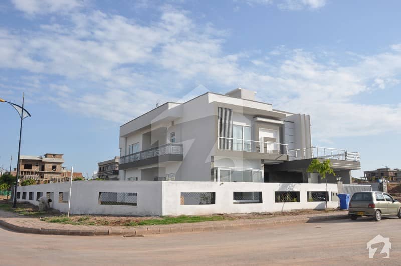 1 Kanal With 13 Marla Extra Extra Land Villa Is Available For Sale