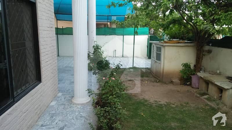 Well Maintained House At Prime Location In F113 For Rent