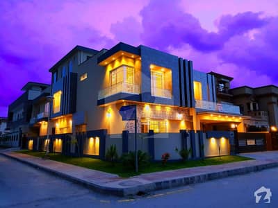 1 Kanal Corner Stylish Bungalow Available For Sale 1 Kanal Corner Stylish Bungalow Available For Sale