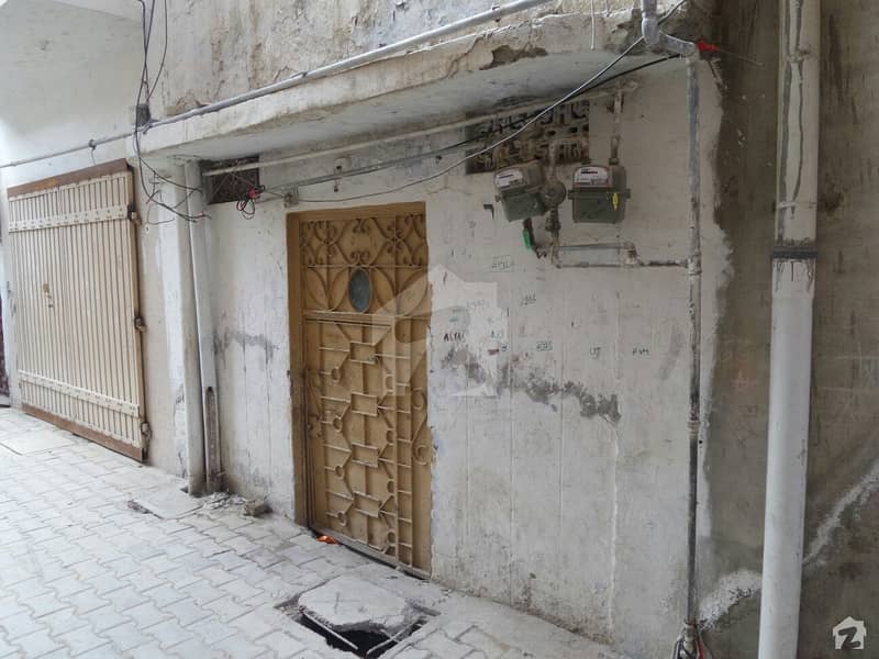 House Available For Sale At Alamdar Road Near Liaquat Dairy