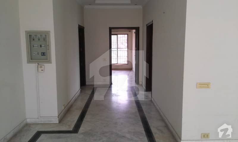 Beautiful house upper portion available for rent in dha phase 3