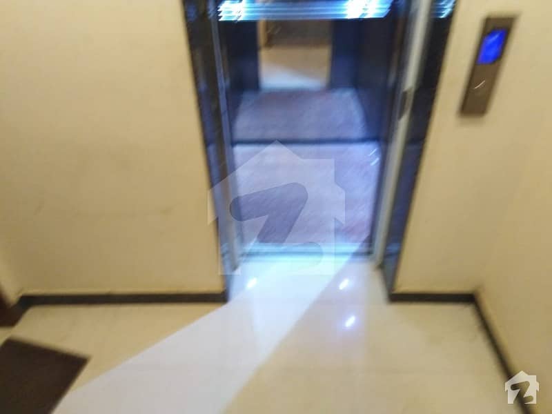 8 Marla 4th Floor With Lift In Commercial Plaza For Rent