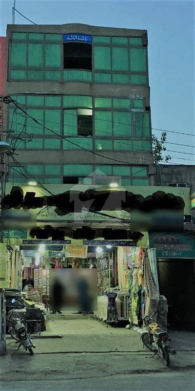 اصغر مال روڈ راولپنڈی میں 7 مرلہ دکان 90 ہزار میں کرایہ پر دستیاب ہے۔
