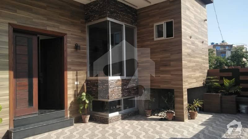 10 Marla Brand New House For Sale