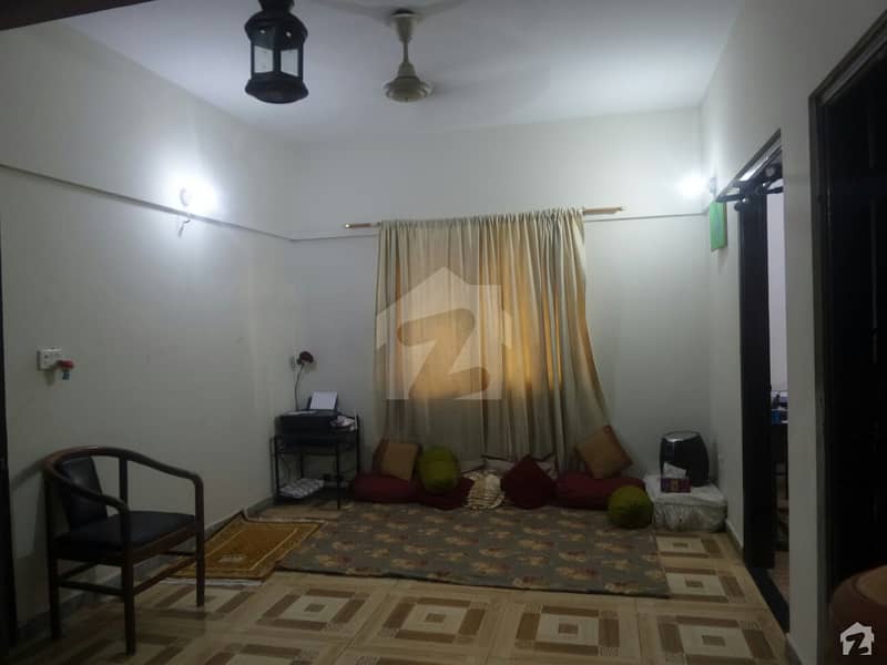 کلفٹن ۔ بلاک 1 کلفٹن کراچی میں 2 کمروں کا 3 مرلہ فلیٹ 75 لاکھ میں برائے فروخت۔