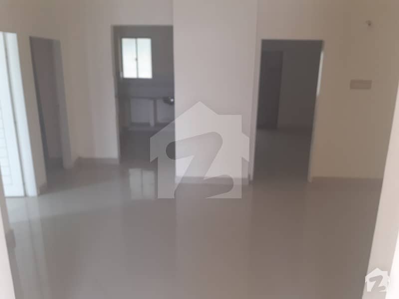 5 Rooms Ready Apartment For Sale