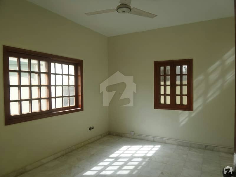 Town House For Rent In Clifton Block 2