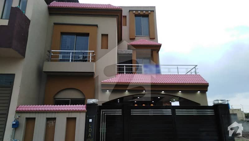 10 Marla Brand New House Is Available For Sale In J Block Of LDA Avenue