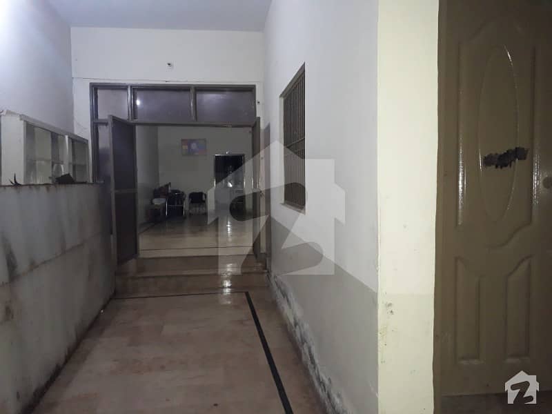 دیگر سیالکوٹ میں 7 کمروں کا 6 مرلہ مکان 1. 6 کروڑ میں برائے فروخت۔