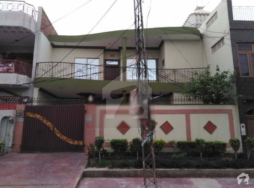 شاہ رُکنِ عالم کالونی ملتان میں 4 کمروں کا 7 مرلہ مکان 1. 5 کروڑ میں برائے فروخت۔