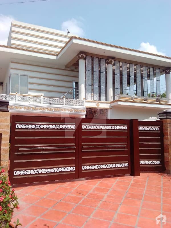 1 Kanal Luxurious House Is Available For Sale