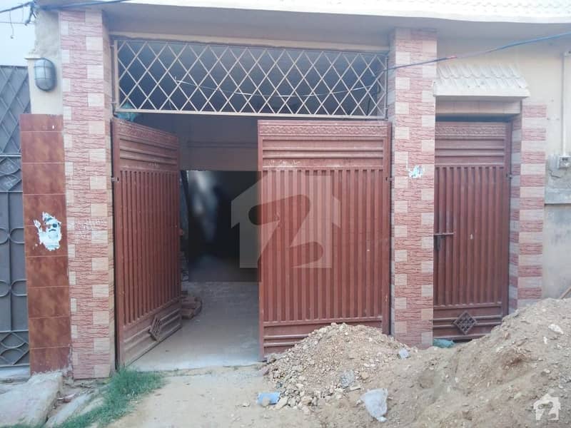 House For Rent 200 Sq Yard Single Storey 3 Rooms With Attached Bath Tv Lounge Kitchen & Car Parking