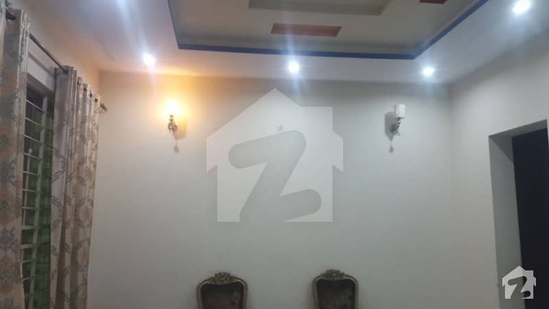 جوہر ٹاؤن فیز 1 جوہر ٹاؤن لاہور میں 4 کمروں کا 12 مرلہ مکان 75 ہزار میں کرایہ پر دستیاب ہے۔