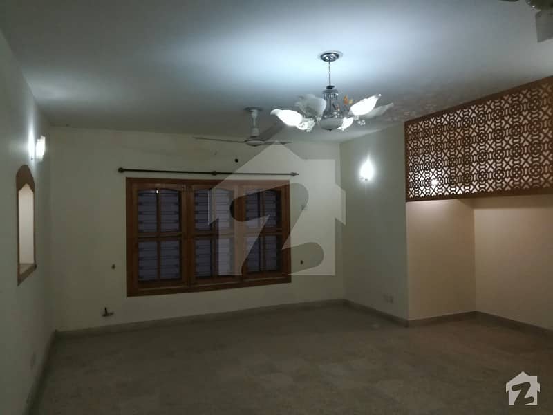 1 Kanal Triple Storey House For Rent