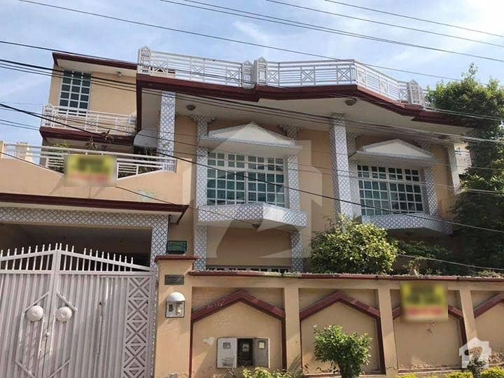 گلزارِ قائد ہاؤسنگ سوسائٹی راولپنڈی میں 11 کمروں کا 1 کنال مکان 4 کروڑ میں برائے فروخت۔