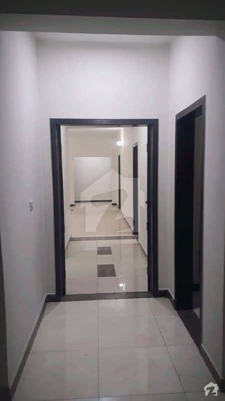10 Marla 3 Bed 7th Floor Flat For Rent Askari 11 Lahore Rs40000