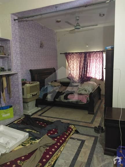 آئی ۔ 9 اسلام آباد میں 4 کمروں کا 6 مرلہ مکان 1. 6 کروڑ میں برائے فروخت۔