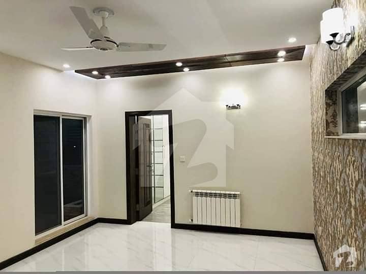 ڈی ایچ اے فیز 6 ڈیفنس (ڈی ایچ اے) لاہور میں 5 کمروں کا 1 کنال مکان 4. 25 کروڑ میں برائے فروخت۔