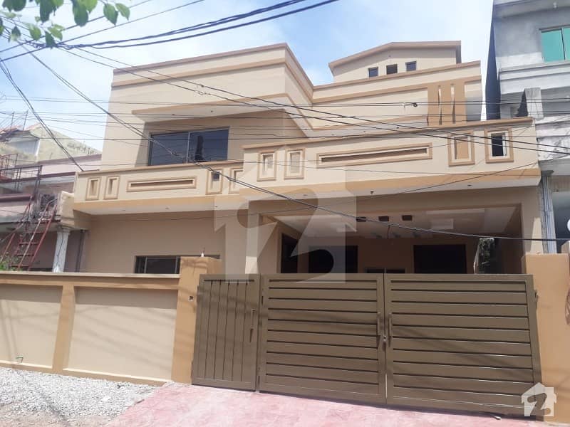 10 Marla Brand new 6 bed house
