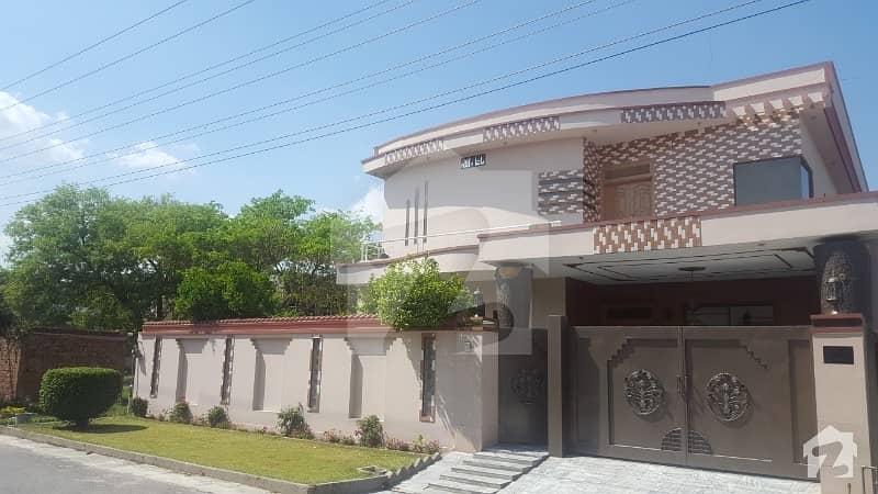 1 Kanal Solid 10 Rooms, 6 Bath House For Sale In Dc Colony - Ravi Block