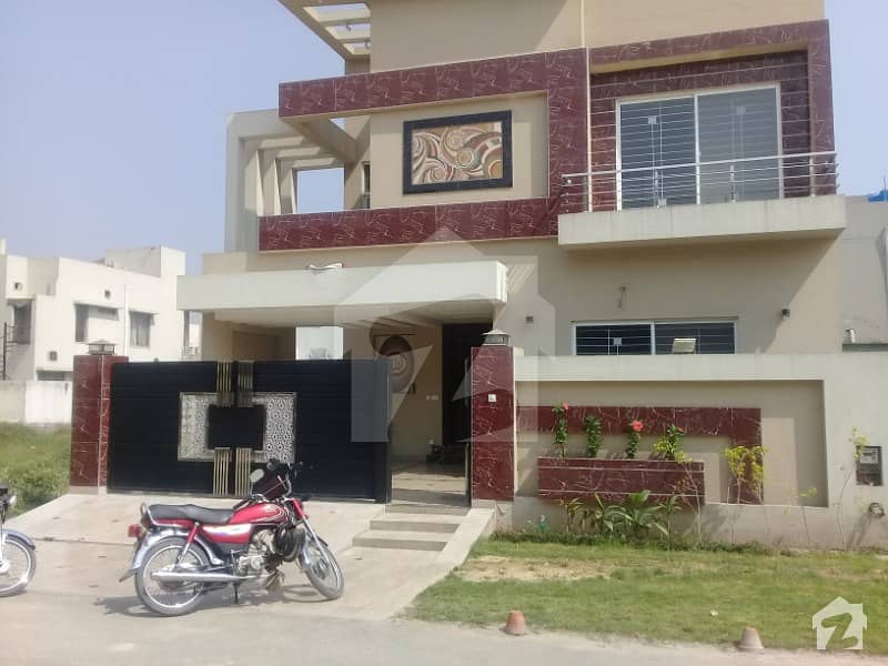 Superb 10 Marla Outclass Brand New Luxury Bungalow For Sale Near Air Port Barki Road Phase 8