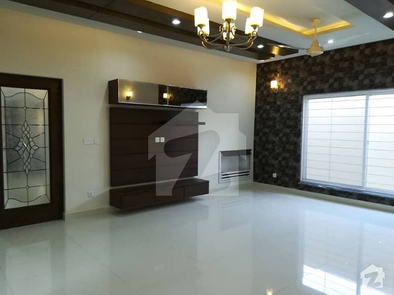 Modern Location 10 Marla House For Rent In Dha Lahore Phase 4