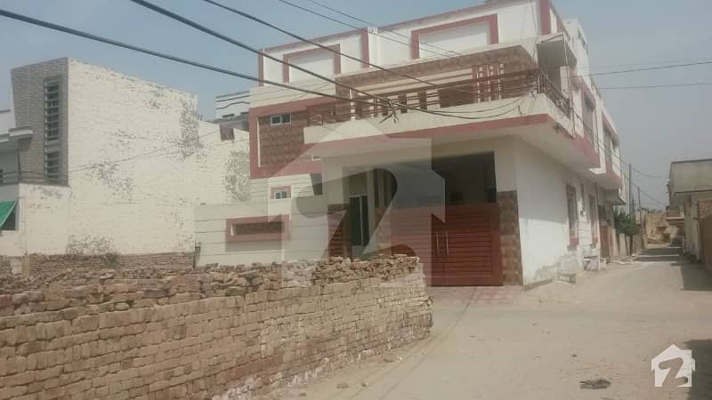 بابر کالونی رحیم یار خان میں 5 کمروں کا 9 مرلہ مکان 1.6 کروڑ میں برائے فروخت۔