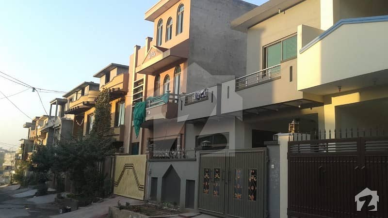 ائیرپورٹ ہاؤسنگ سوسائٹی راولپنڈی میں 2 کمروں کا 6 مرلہ مکان 60 لاکھ میں برائے فروخت۔