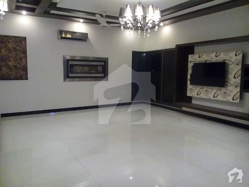 Super Hot Location 1 Kanal Lower Portion For Rent In Dha Lahore