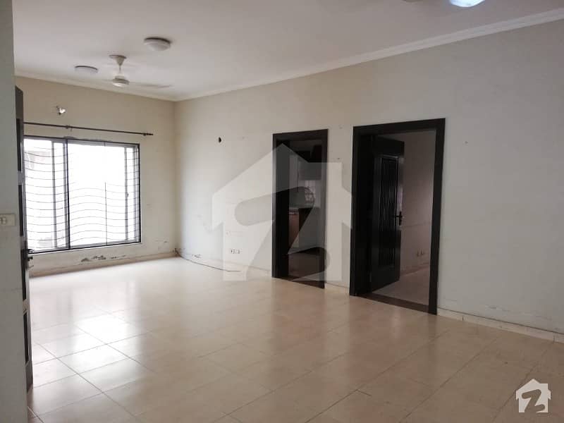 8 Marla Upper Portion Beautiful House Available For Rent