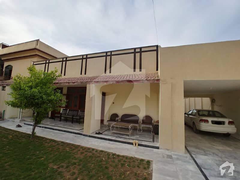 حیات آباد پشاور میں 3 کمروں کا 1 کنال مکان 3.8 کروڑ میں برائے فروخت۔