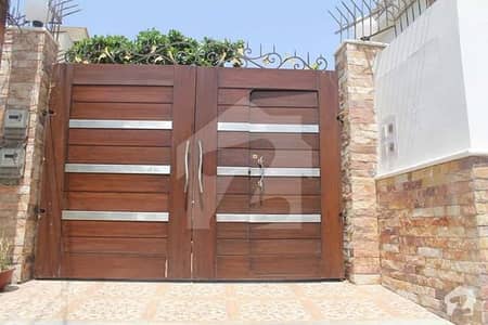 370 Sq Yards Beautiful Bungalow Is Available For Sale 370 Sq Yards Beautiful Bungalow Is Available For Sale