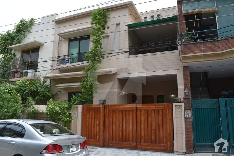 5 Marla 4 Beds Good Located 5 Year old but Excellent Condition Available for SALE in Wapda Town Phase 1  Block G4 Lahore