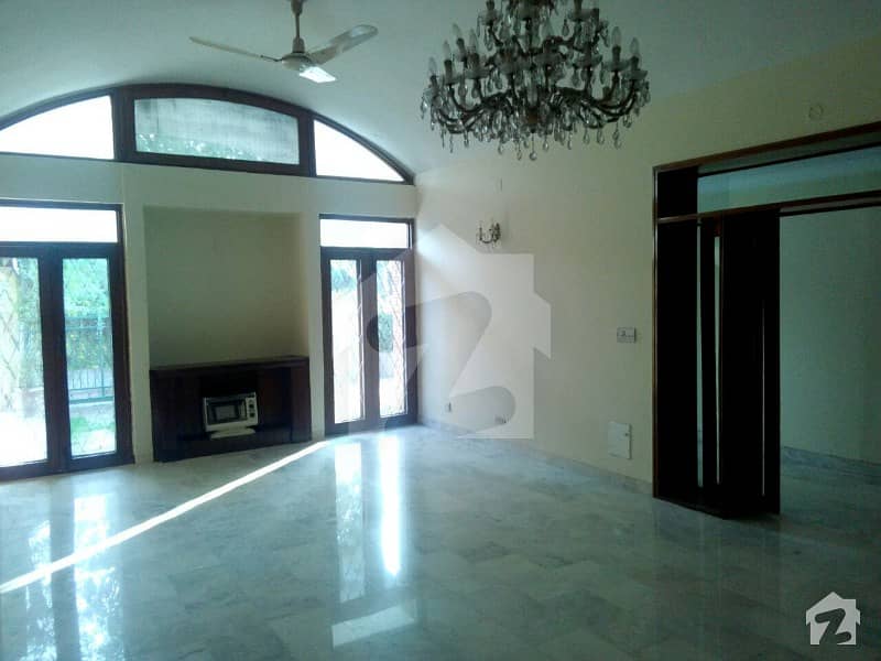 Cantt CMA Colony one kanal full house for rent very prime location